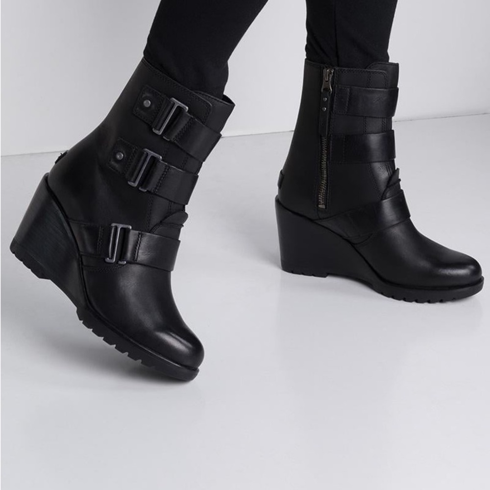 SOREL After Hours Wedge Boots Size 7.5 Black